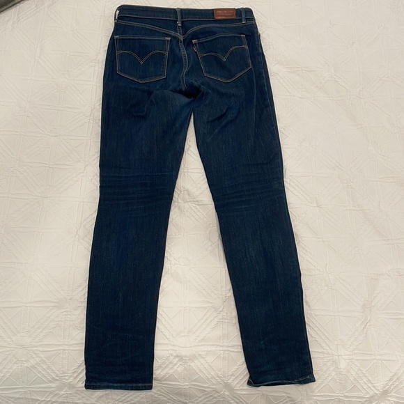 Levi’s High Rise Skinny Jeans - Picture 2 of 3